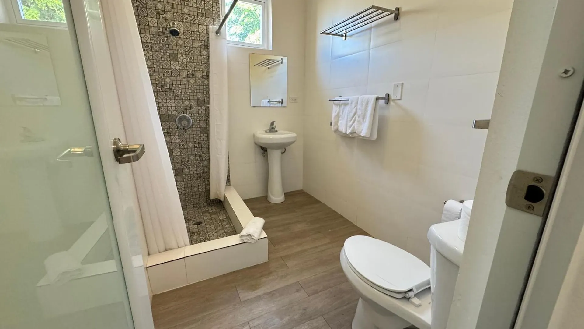 Villas At Auxilio Mutuo 102 San Juan Apartment